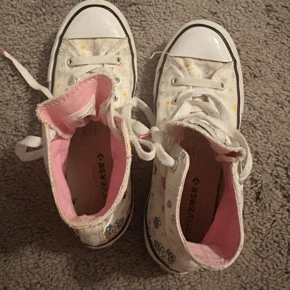 Converse x Hello Kitty Chuck Taylor‎ High Top Sneakers Kids Size 3 Floral